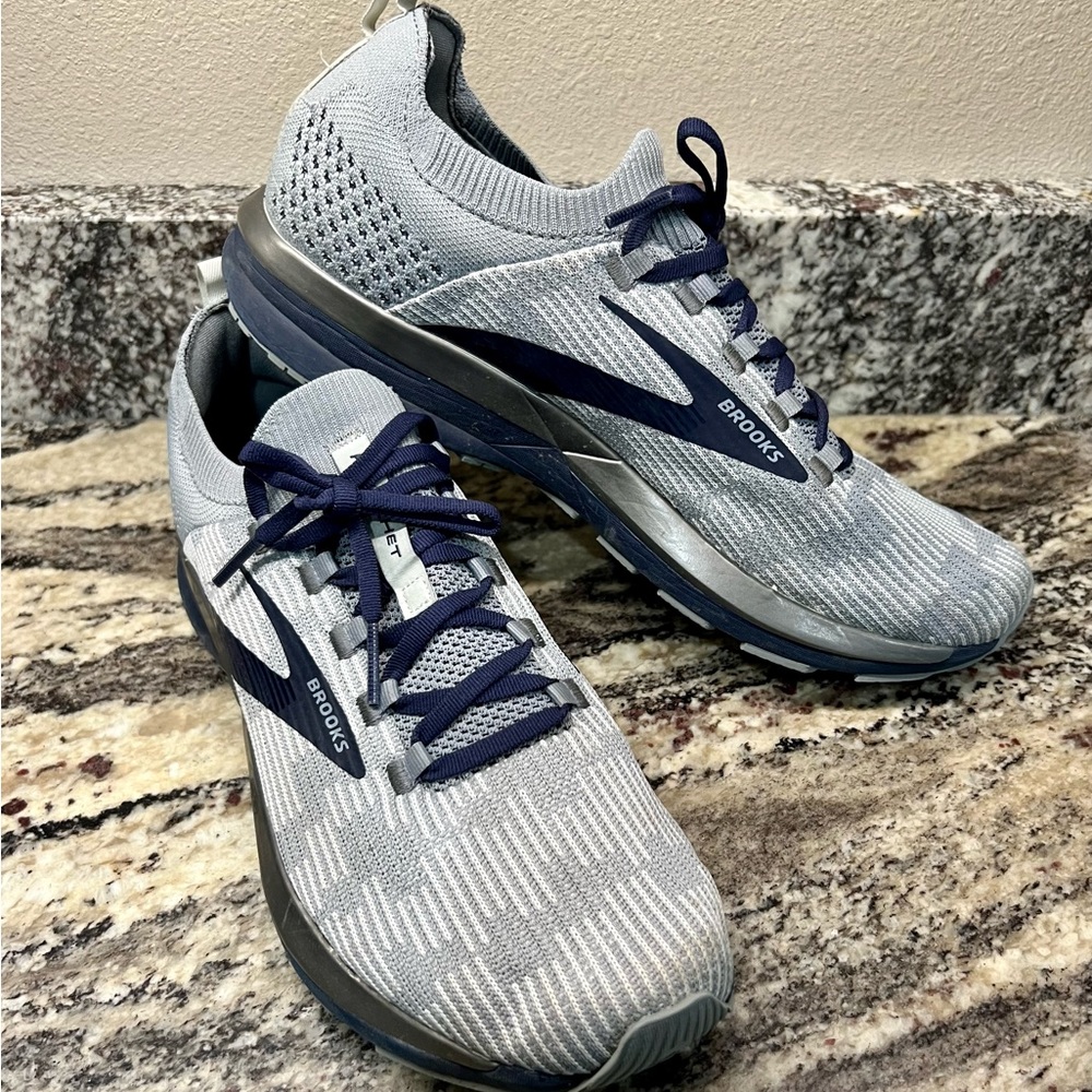 🏃🏻‍♂️Men’s Brooks Ricochet 2 road running shoe,  size 12